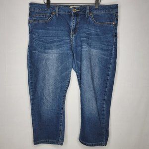 Seven7 Capri Jeans in Size 16
